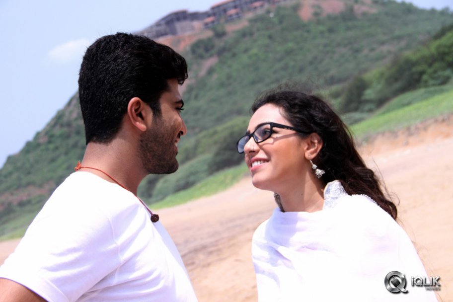 Malli Malli Idi Rani Roju